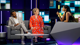 Jillian Bell apologizes for big-timing Elijah Wood at the club that time on <i>A Little Late</i>